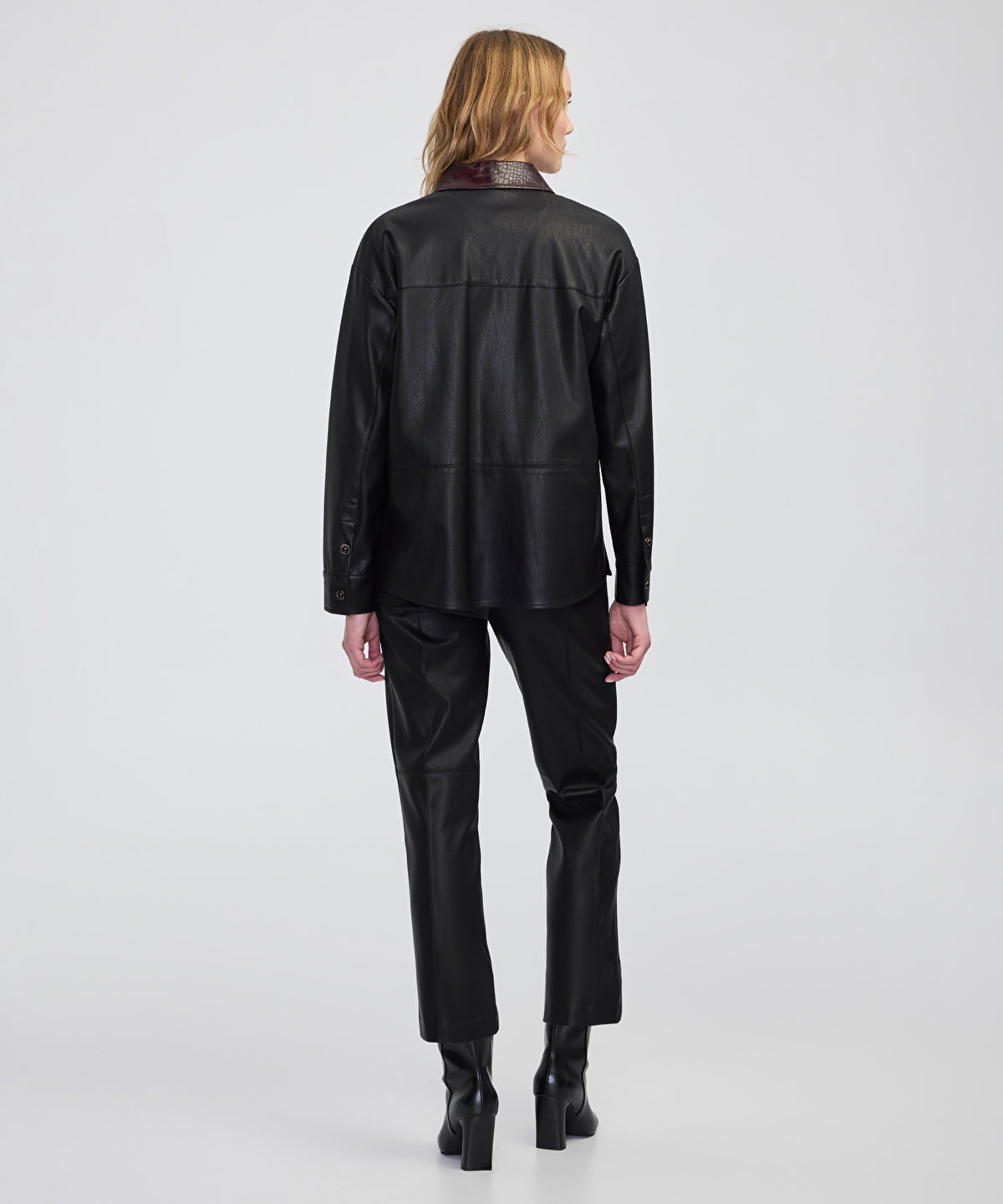 Zoomed Contrast Collar Leather-Effect Shirt 