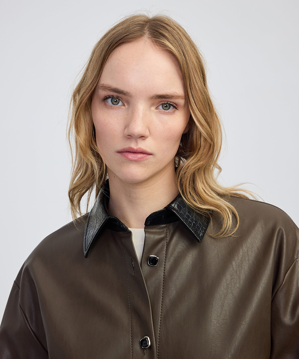 Contrast Collar Leather-Effect Shirt 