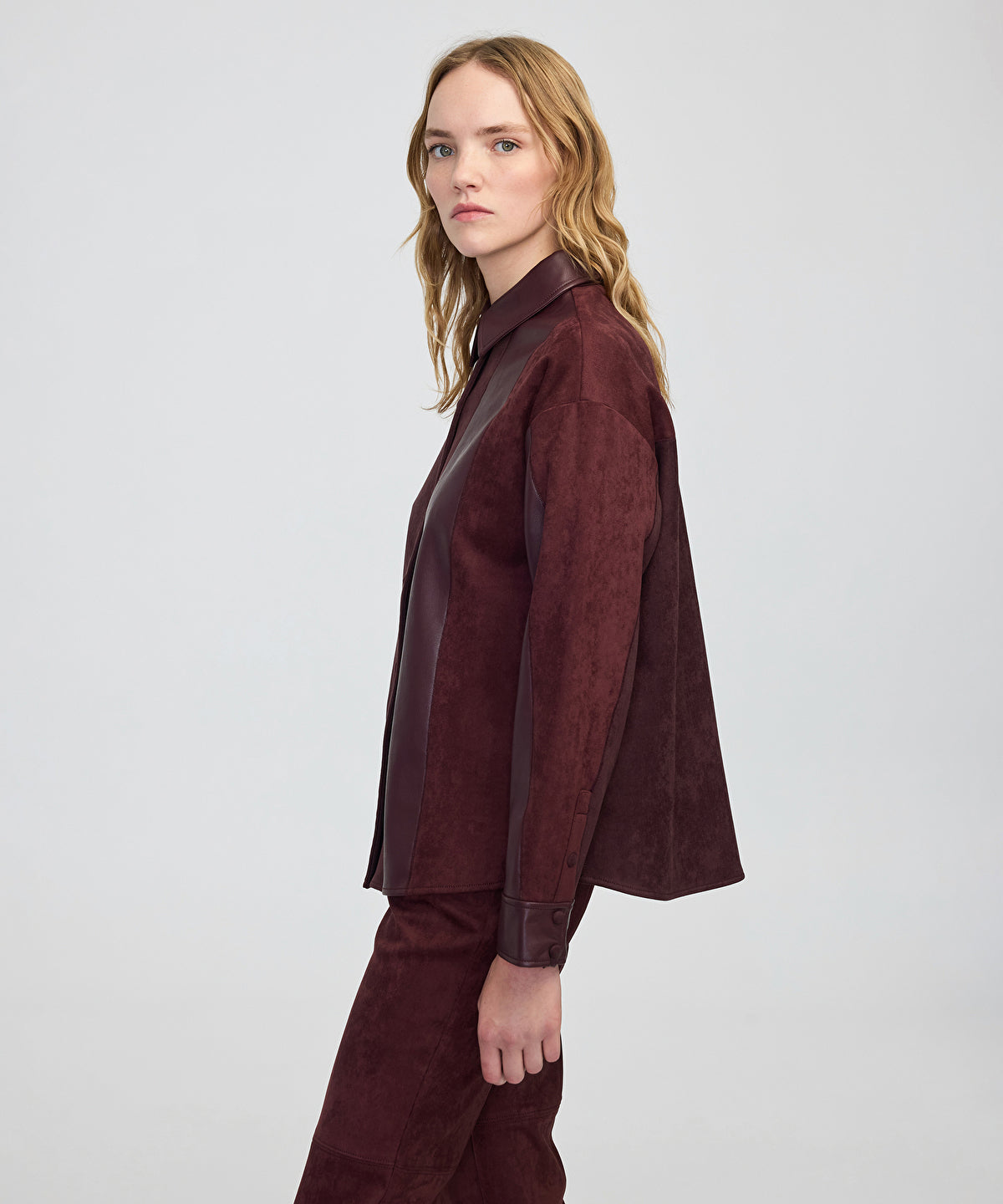 Zoomed Color-Block Mixed Shirt