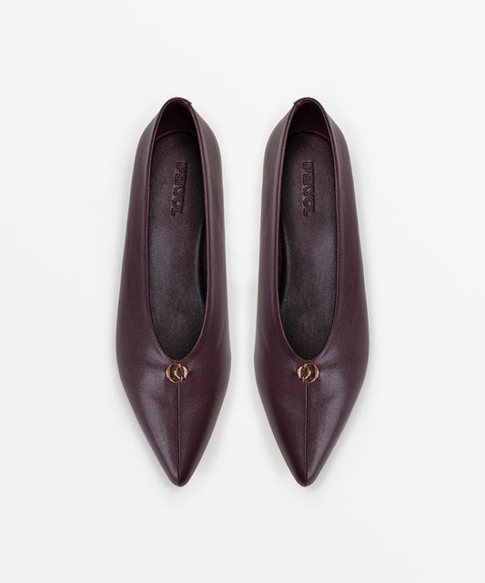 Pointed-Toe Leather-Effect Flats