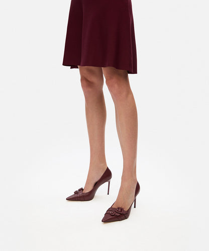 HIGH-HEELS