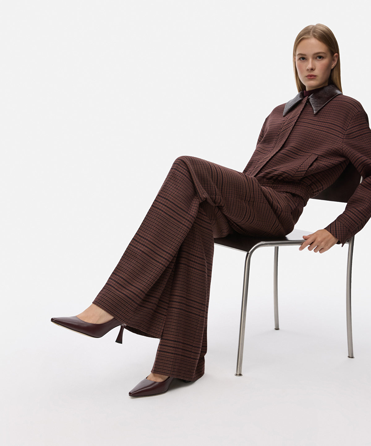 Zoomed Pointed-Toe Leather Heels