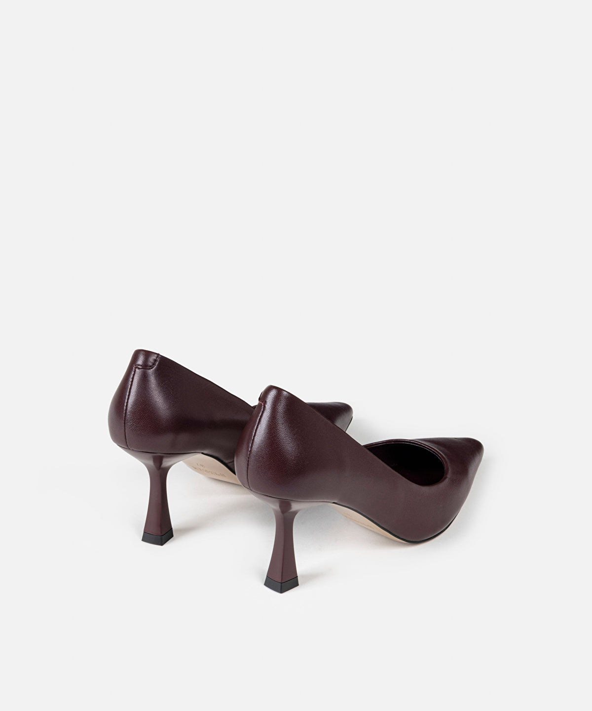 Zoomed Pointed-Toe Leather Heels