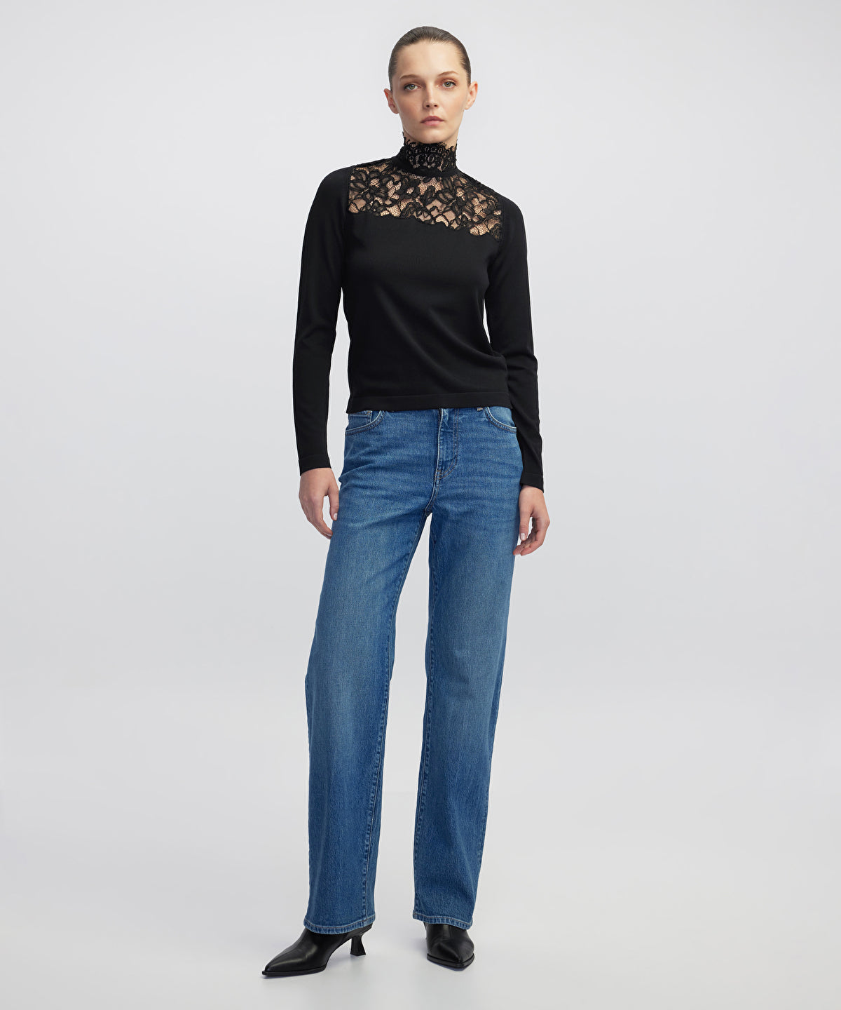 Zoomed KNITWEAR