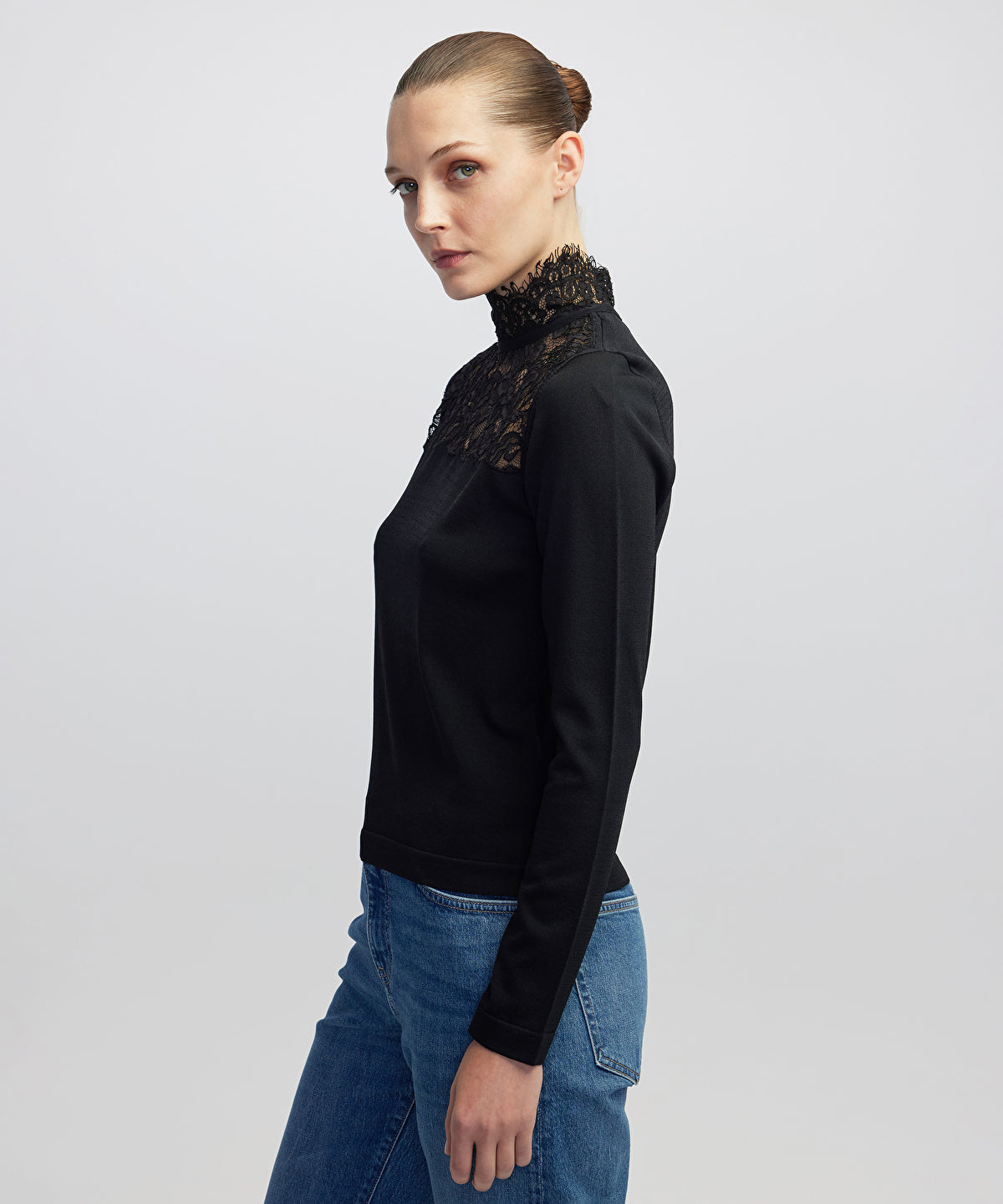 KNITWEAR
