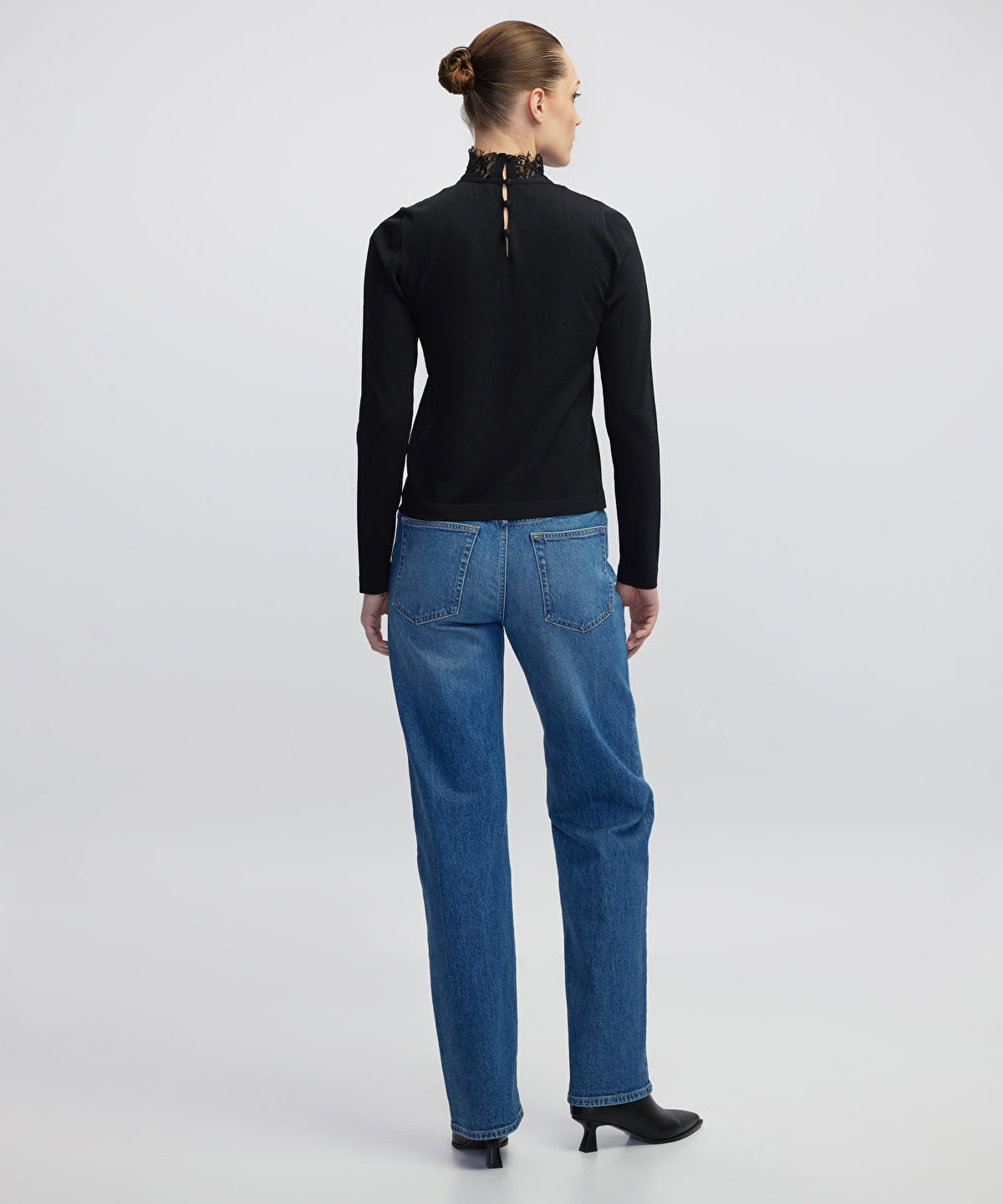 KNITWEAR