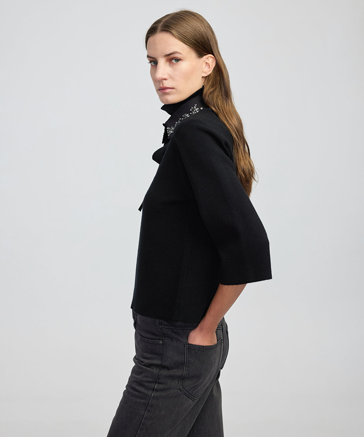 Zoomed Removable Collar Knit Top