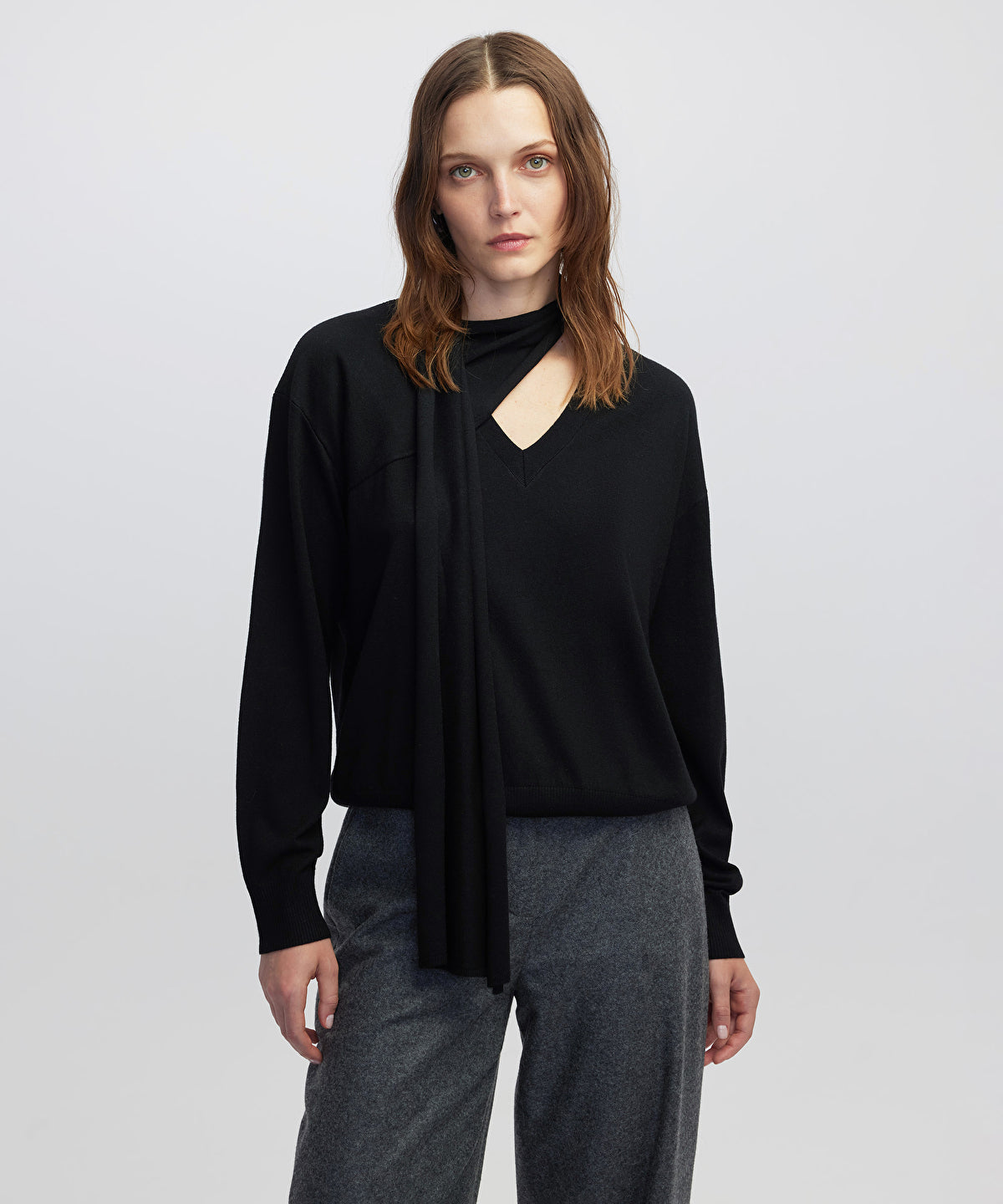 Zoomed Scarf Knit Sweater 
