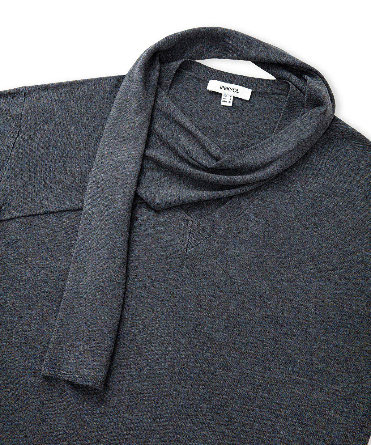 Zoomed KNITWEAR