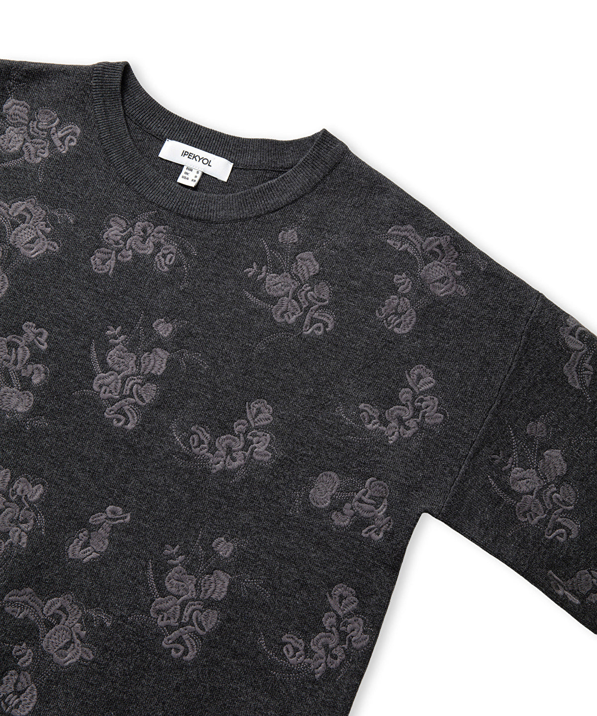 KNITWEAR