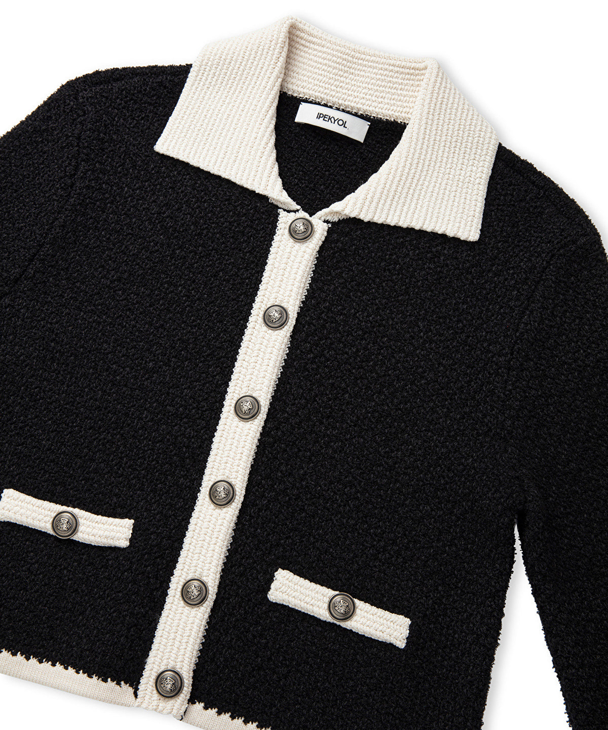 KNITWEAR