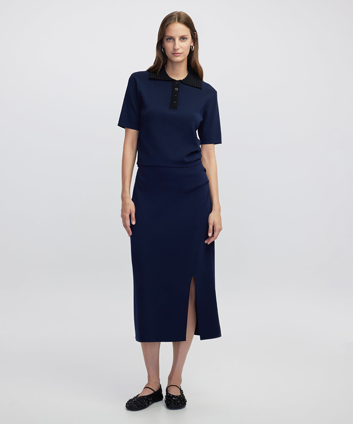 Zoomed Contrast Collar Knit Top