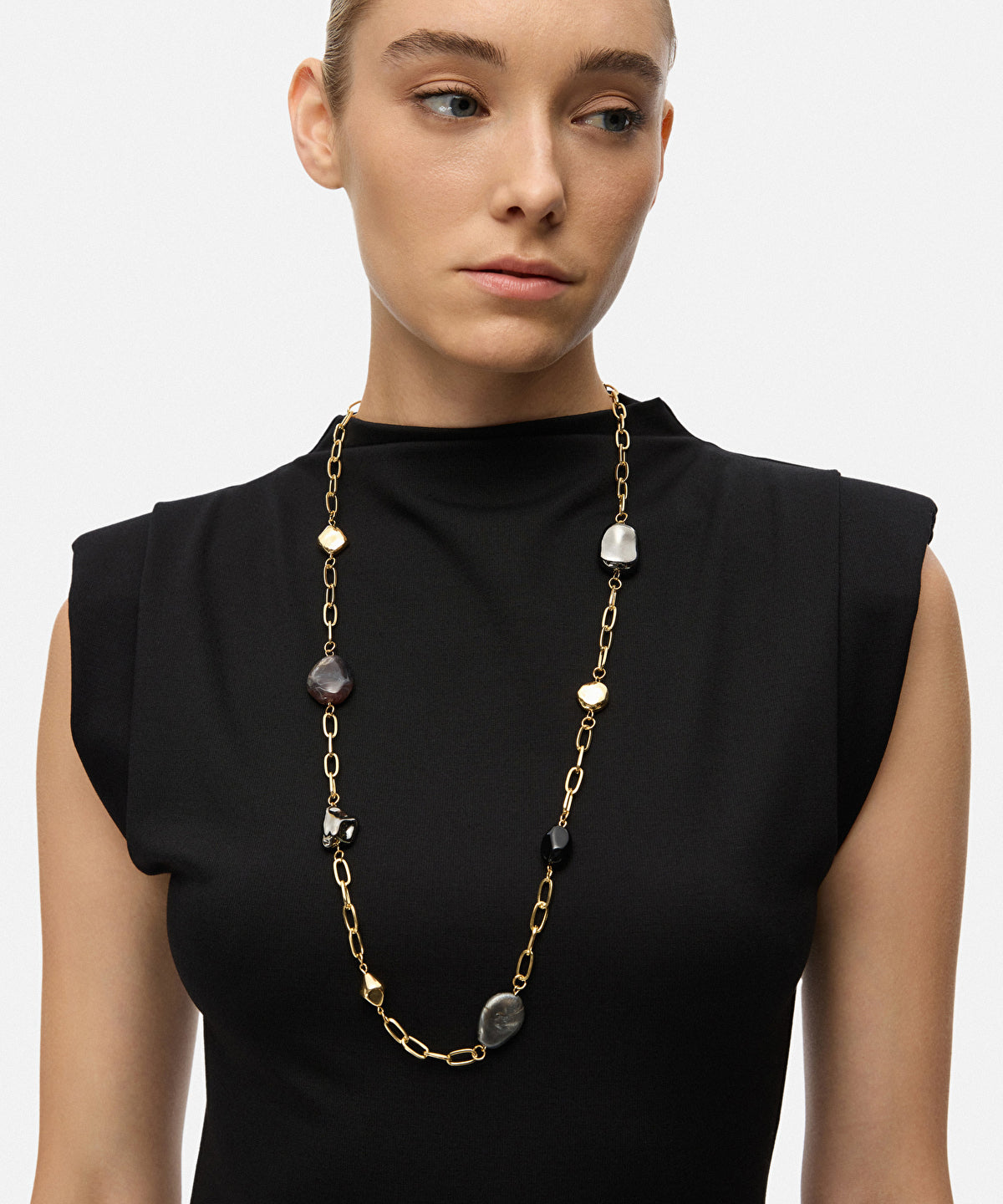 Zoomed NECKLACE
