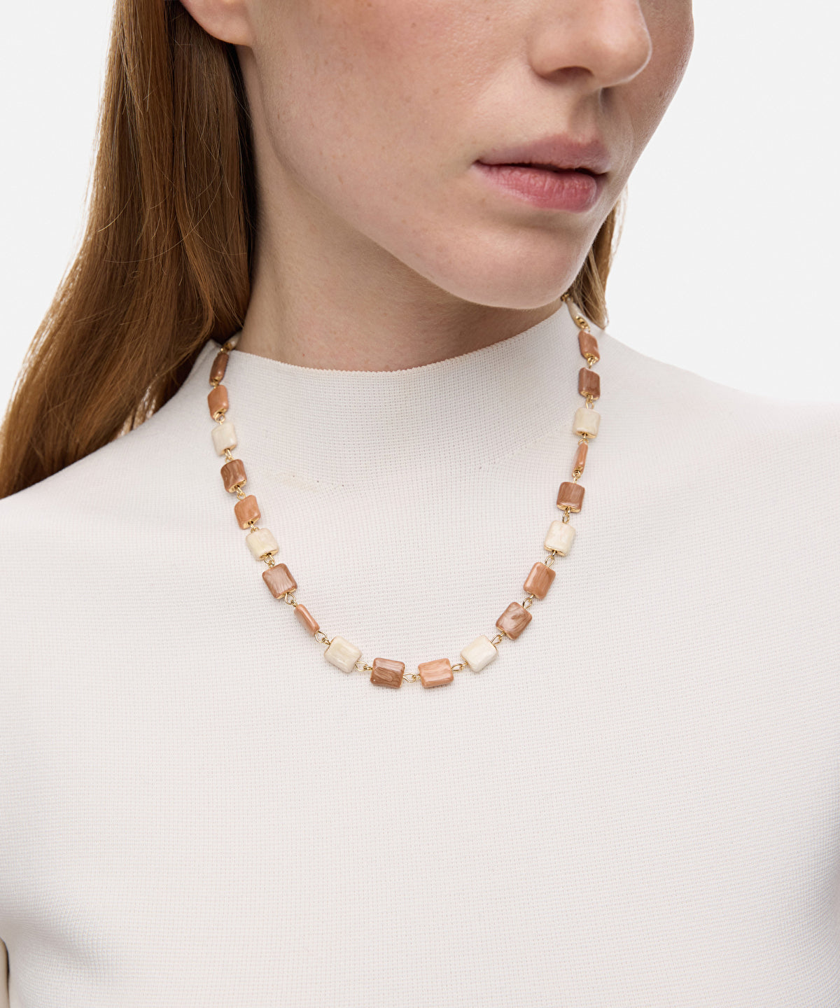 Zoomed Multicolored Resin Necklace 