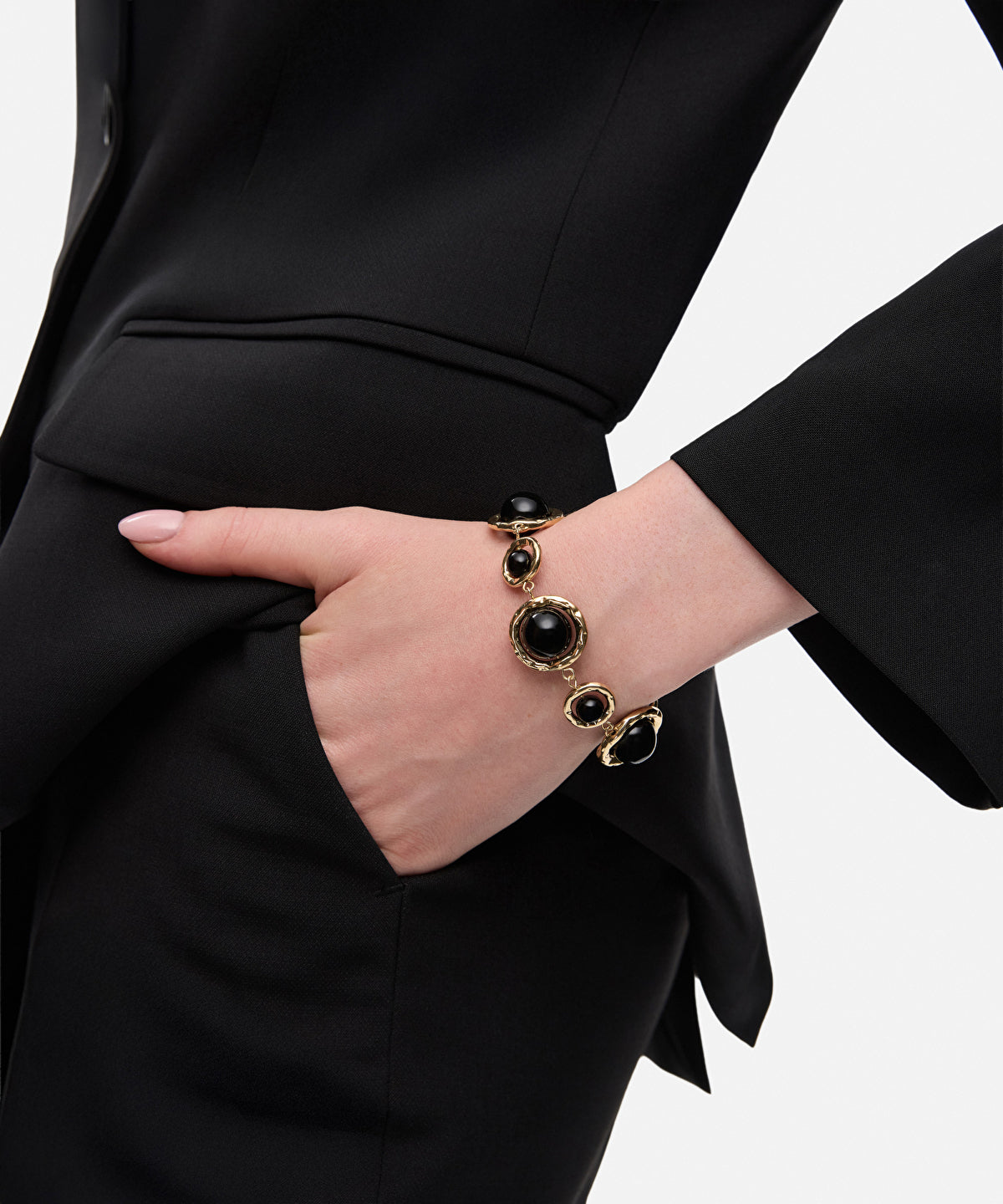 Zoomed Multi-Piece Contrast Bead Bracelet