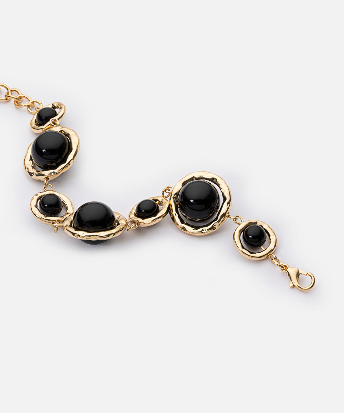 Multi-Piece Contrast Bead Bracelet