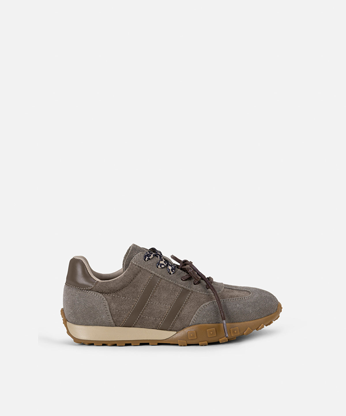 Zoomed Double Lace Sneakers
