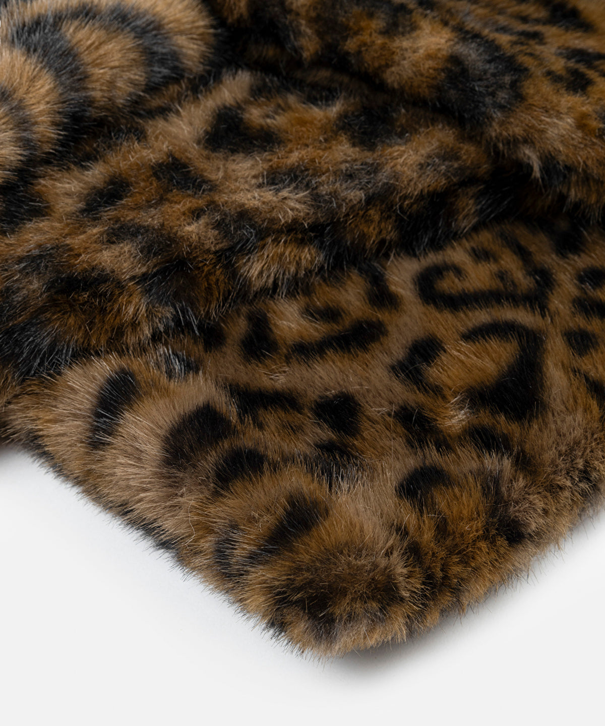 Zoomed Leopard Print Faux Fur Scarf