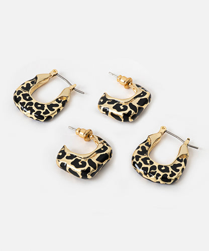Pack of Two Earrings with Contrasting Resin