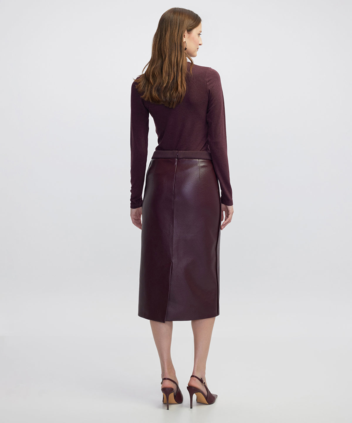 Zoomed Turtleneck Basic T-Shirt
