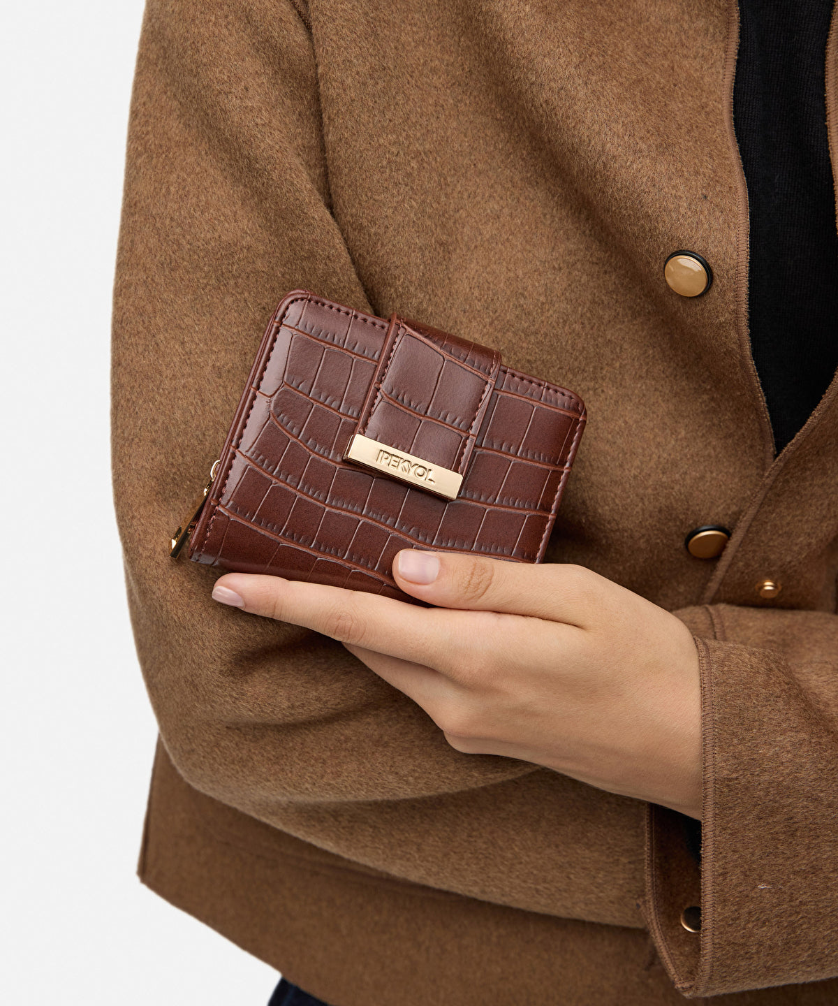 Zoomed Croc-Effect Wallet