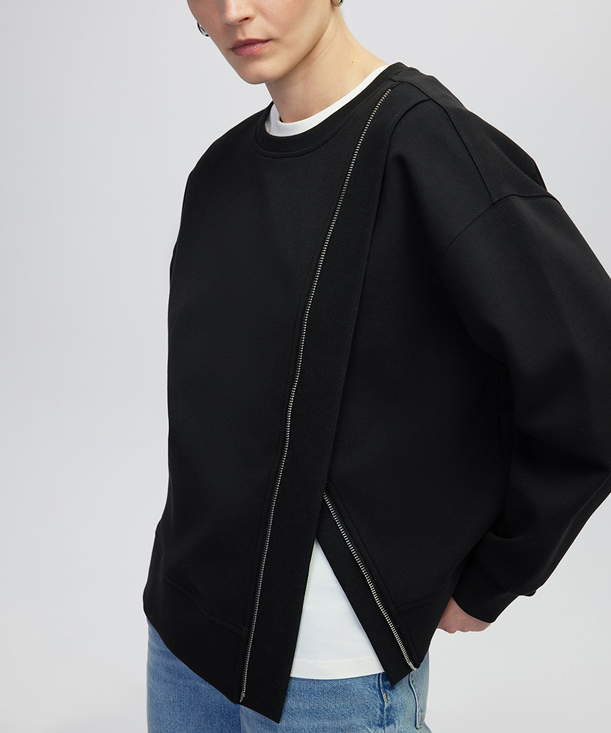 SWEATSHIRT