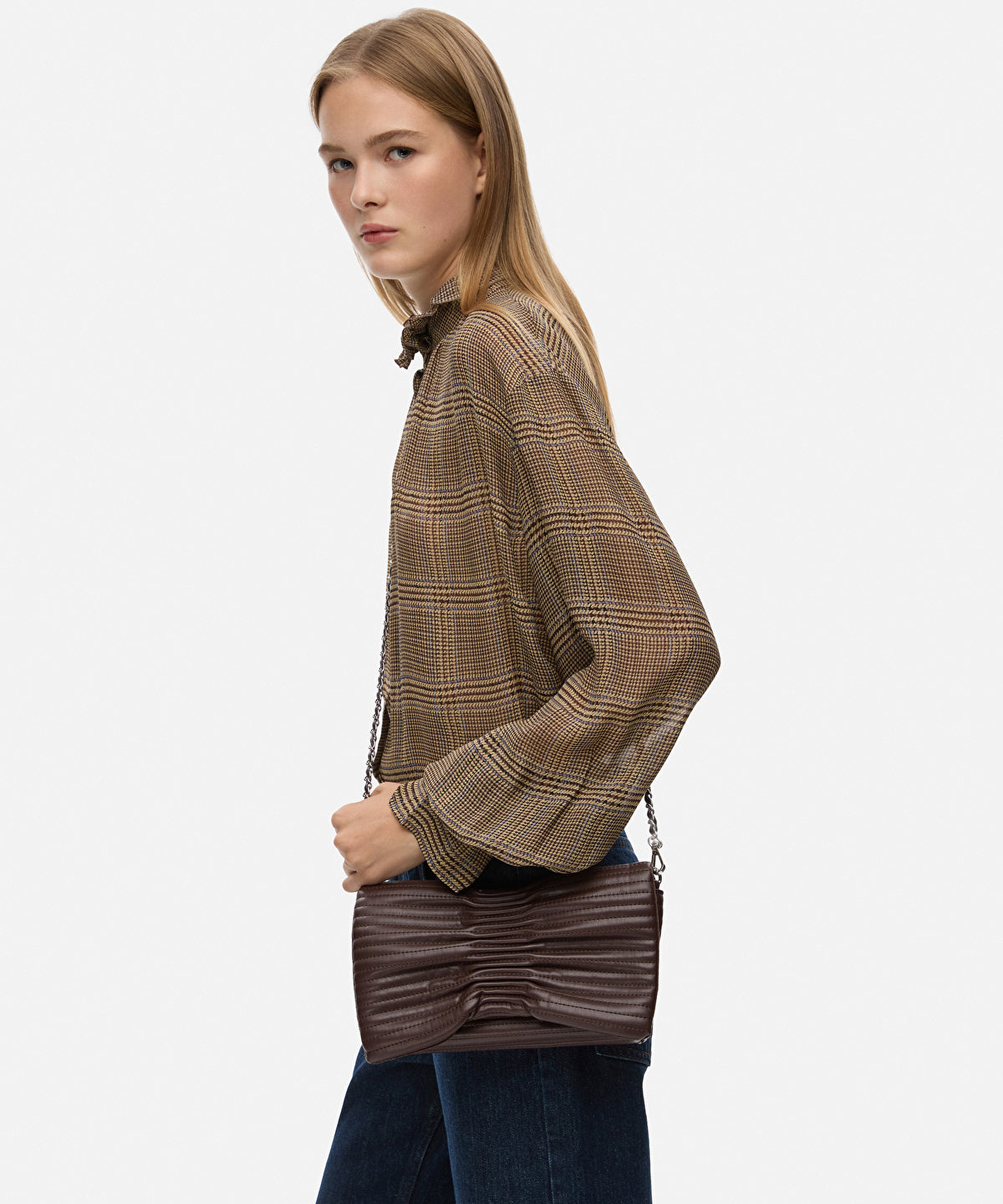 Zoomed Textured Chain-Strap Clutch