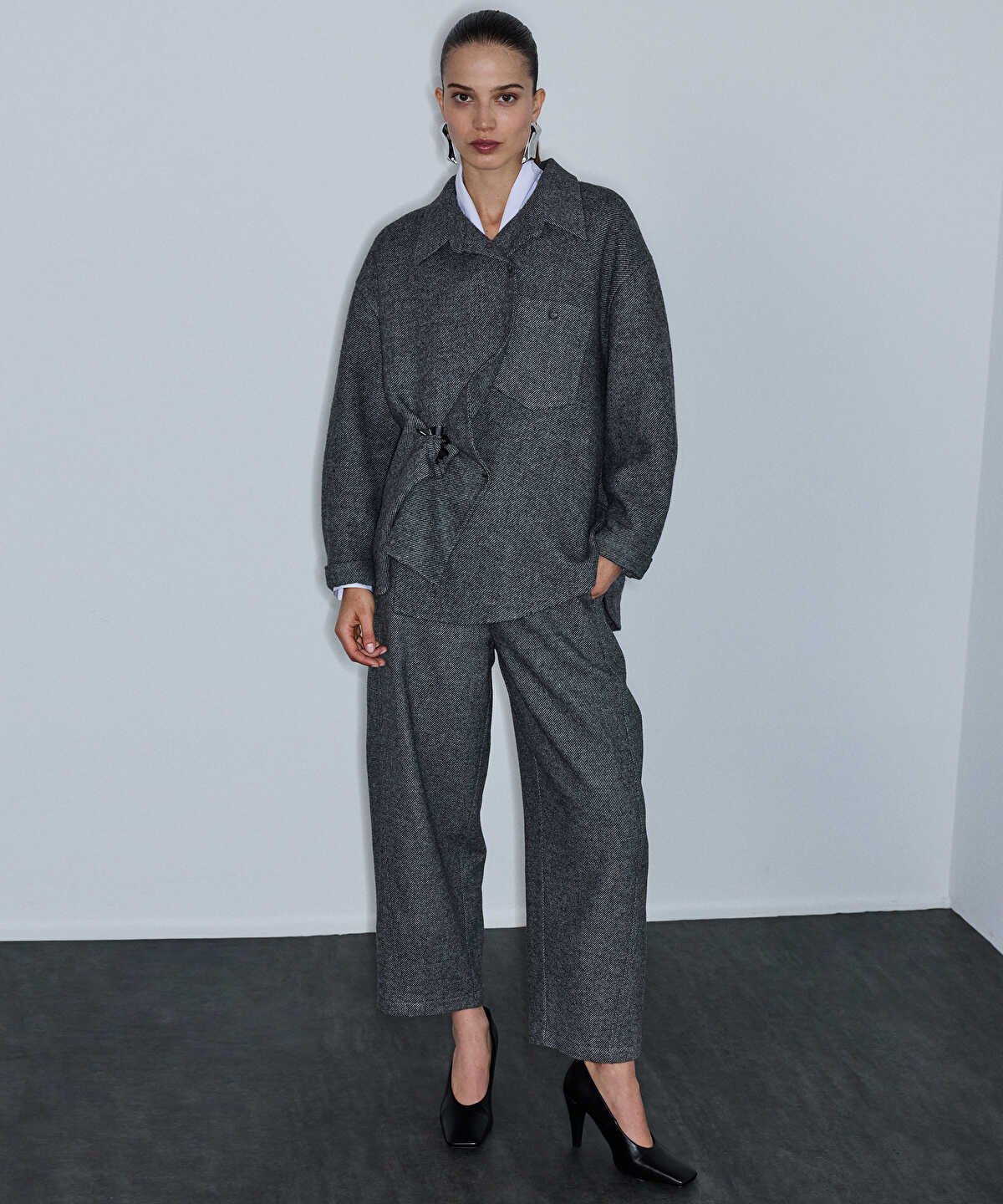 Wool-Blend Barrel Trousers