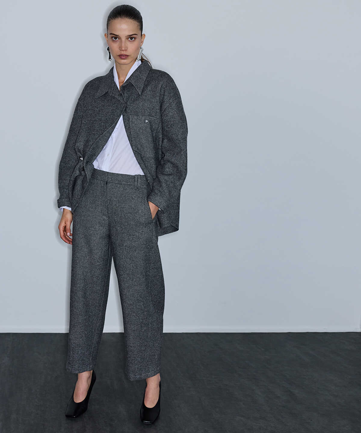 Wool-Blend Barrel Trousers