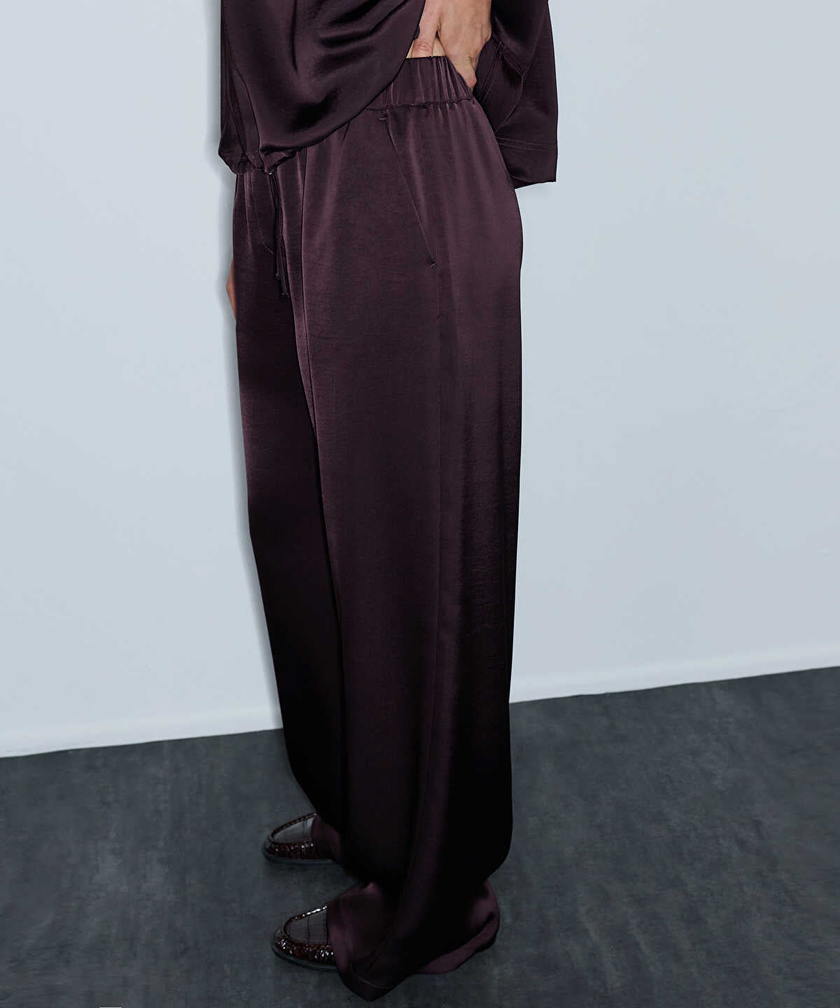 Elastic-Waist Shiny Trouser
