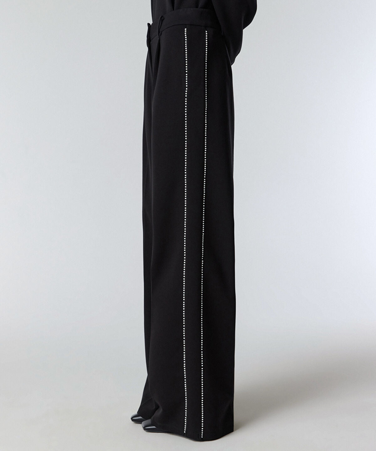 Zoomed Faux-Pearl Trim Wide-Leg Trousers