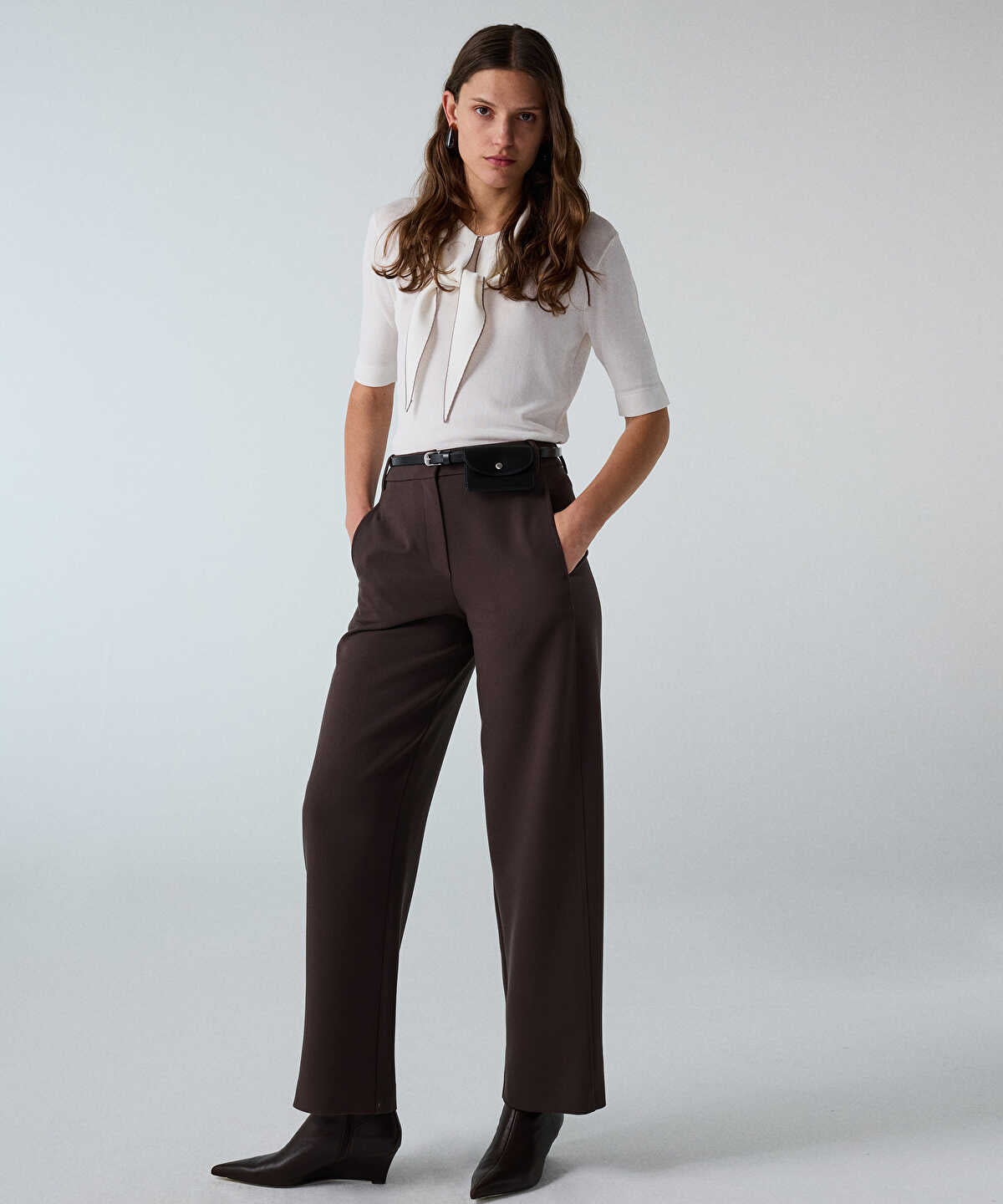 Zoomed Belted Barrel Trousers