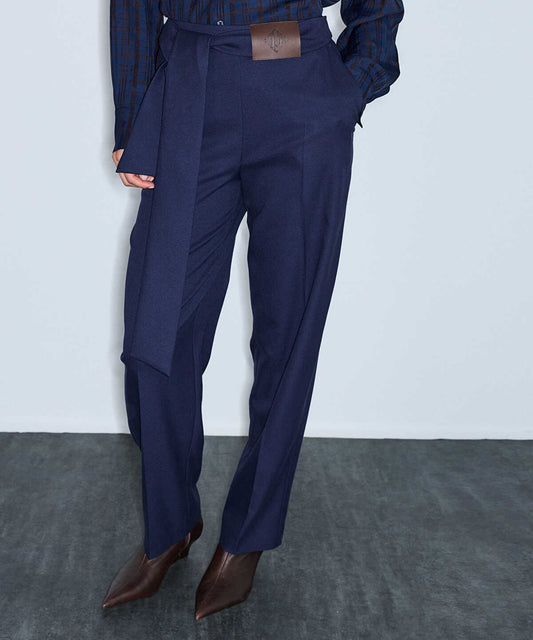 Belted Carrot Fit Trousers