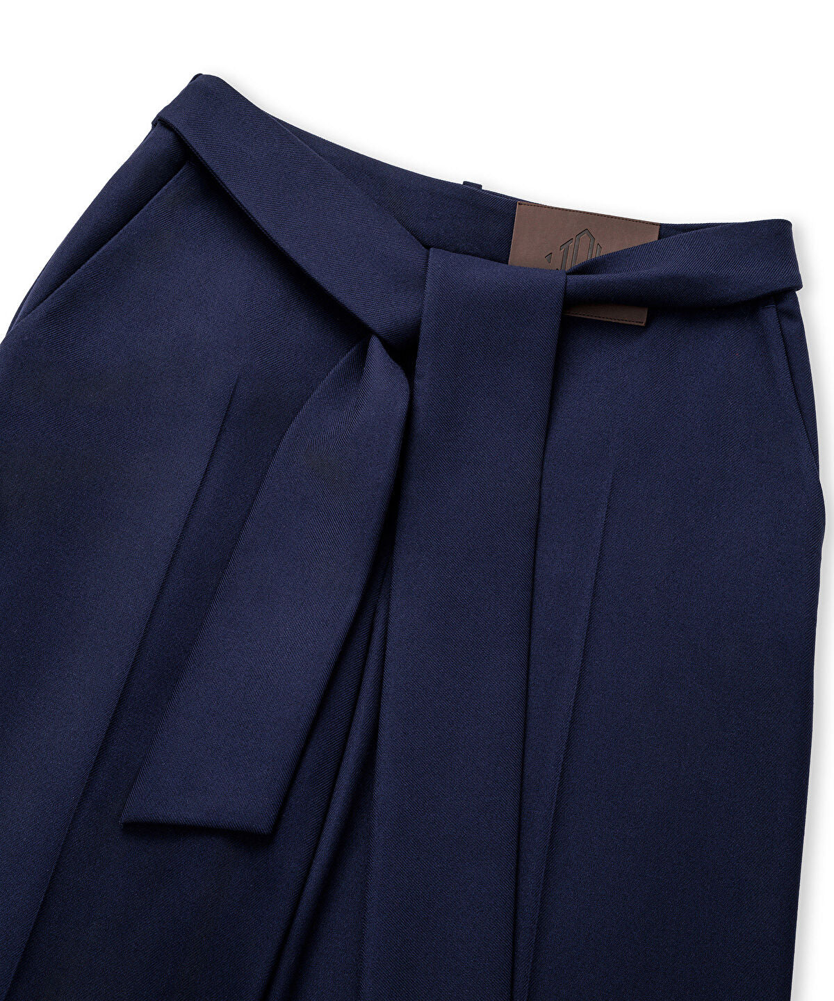 Belted Carrot Fit Trousers