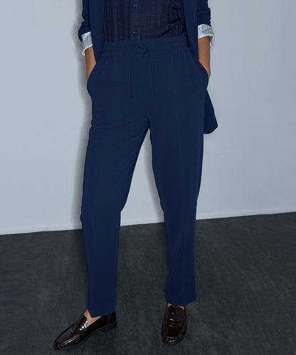 Fine-Belted Carrot Trousers