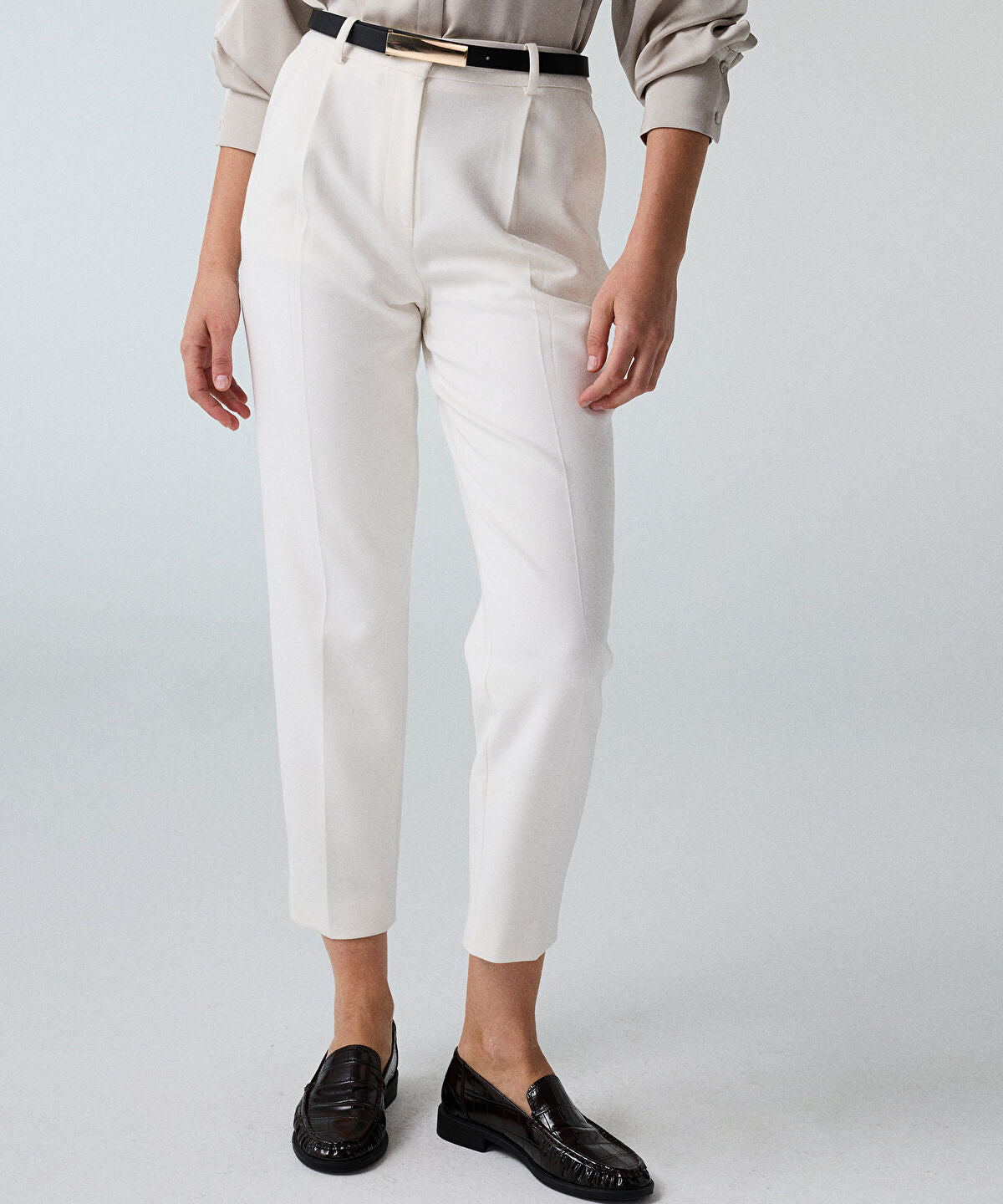 Pleat-Front Carrot Trousers