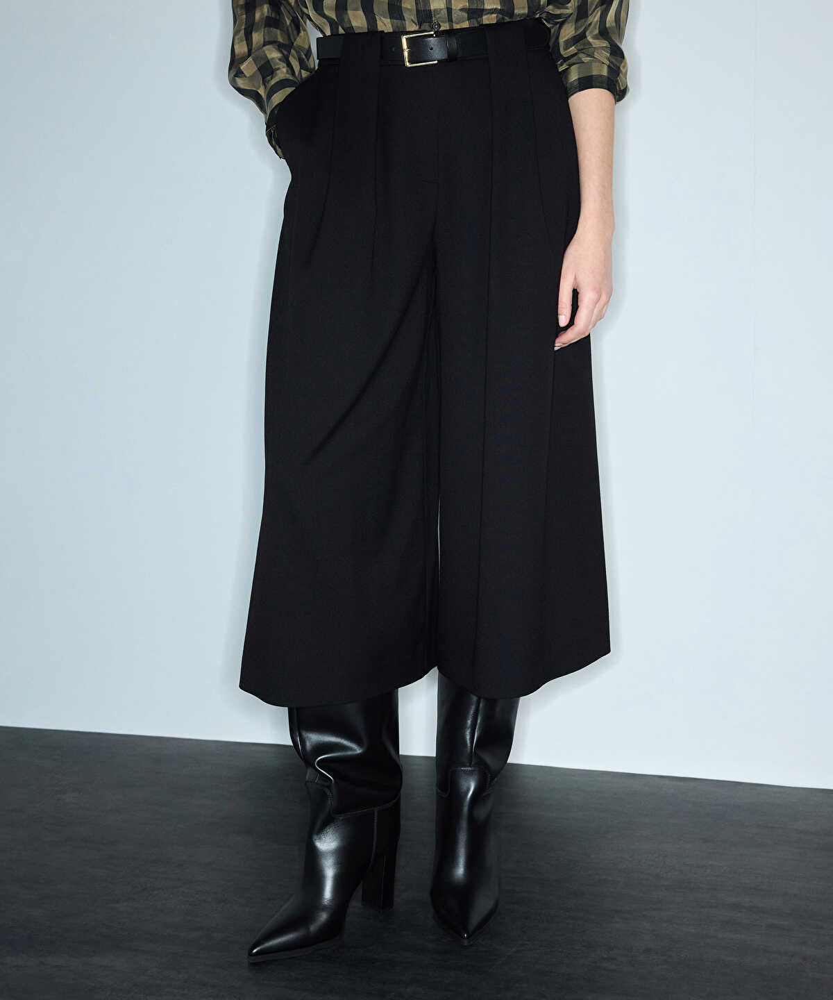 Belted Palazzo Bermuda Trousers