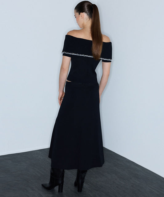 Diagonal-Seam Asymmetric Knit Skirt