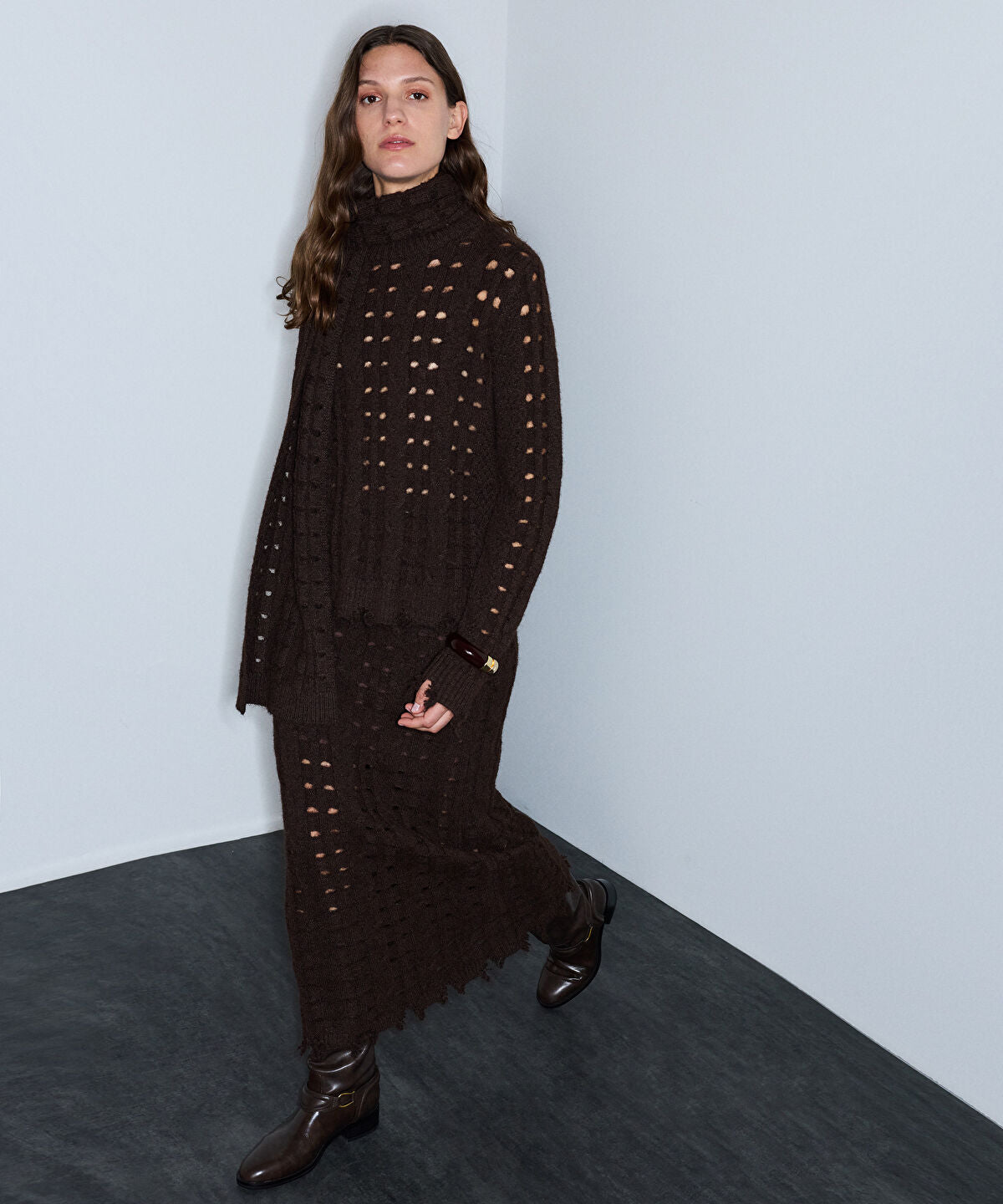 Zoomed Perforated Knit Skirt