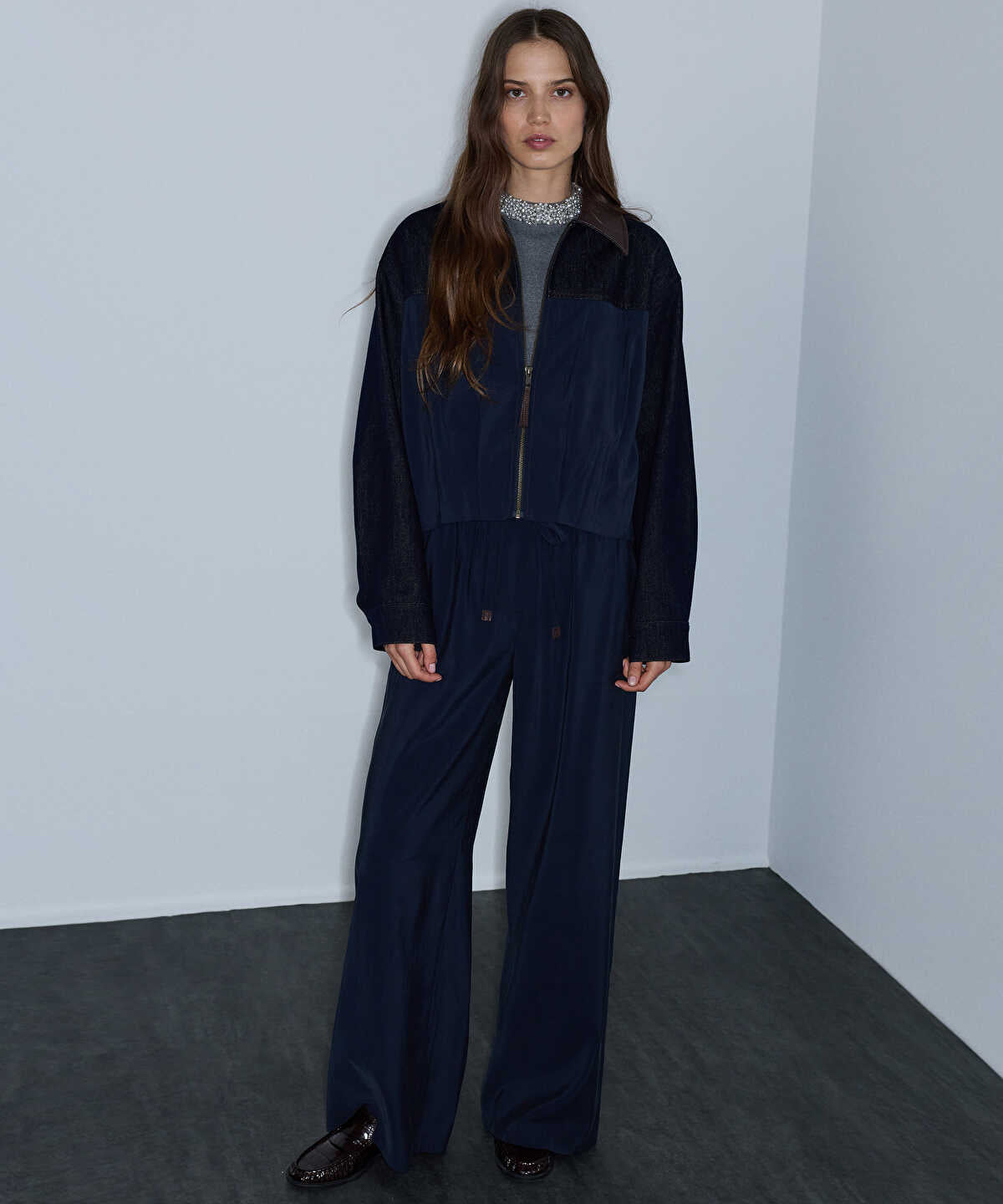 Zoomed Contrast Collar Bomber Jacket