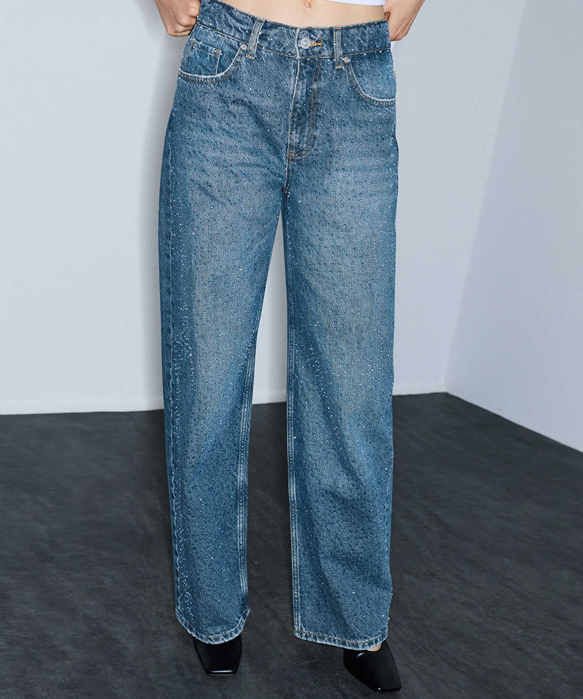 Wide-Leg Jeans with Rhinestones