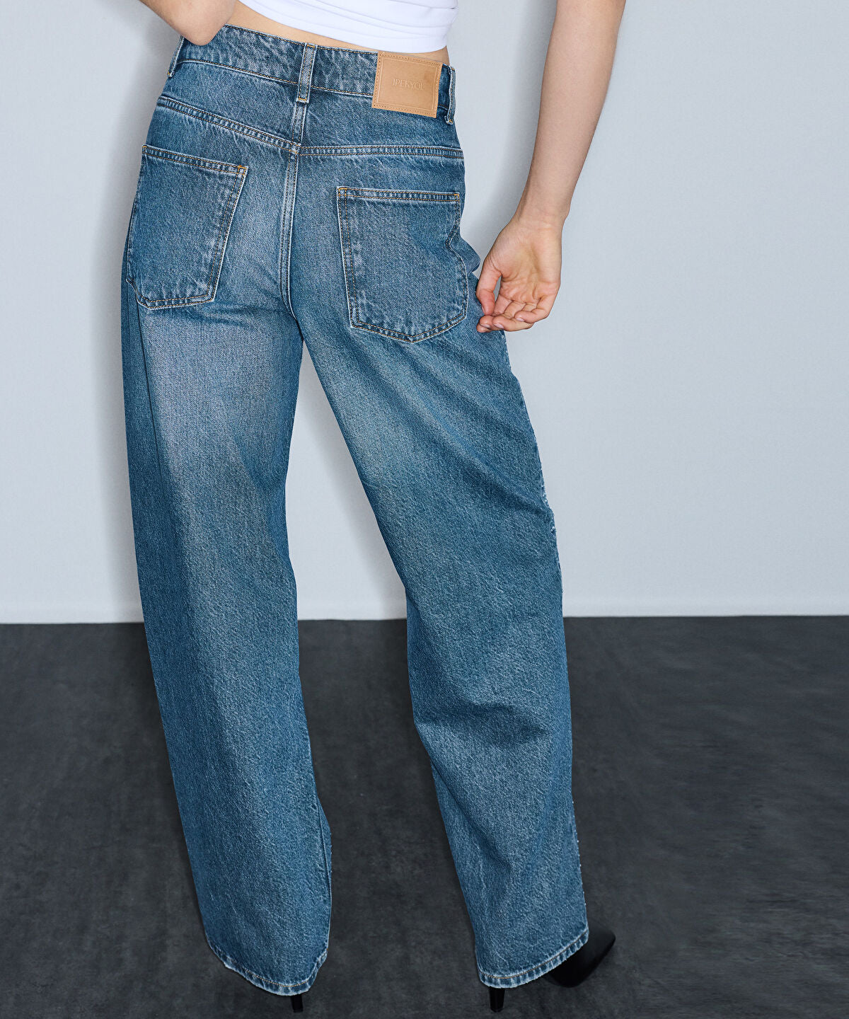 Wide-Leg Jeans with Rhinestones