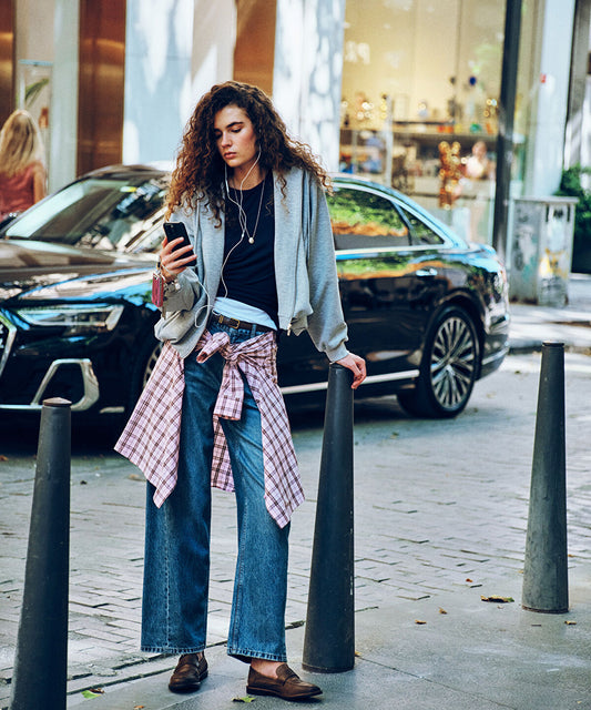 Wide-Leg Jeans with Belt