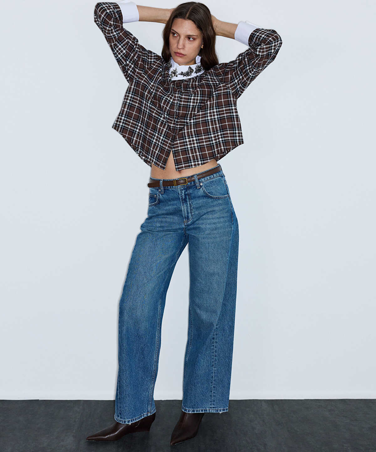Wide-Leg Jeans with Belt
