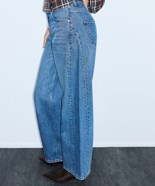 Wide-Leg Jeans with Belt