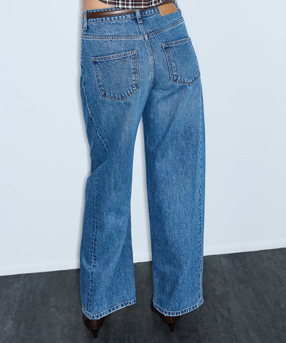 Wide-Leg Jeans with Belt
