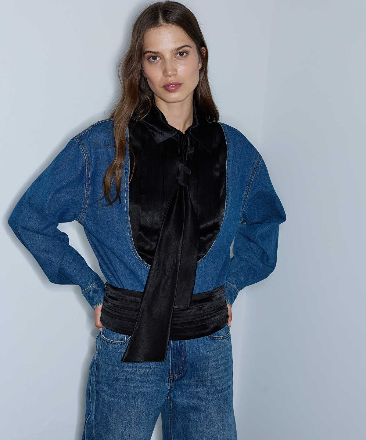 Zoomed Combination Shirt with Scarf