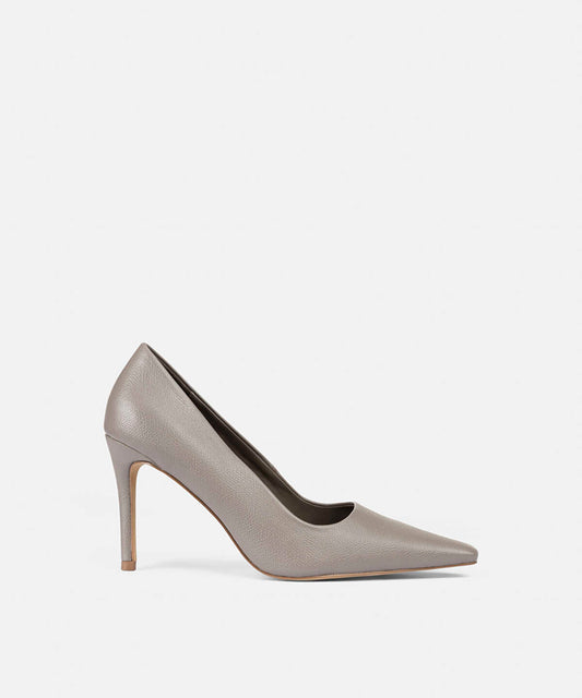 HIGH-HEELS