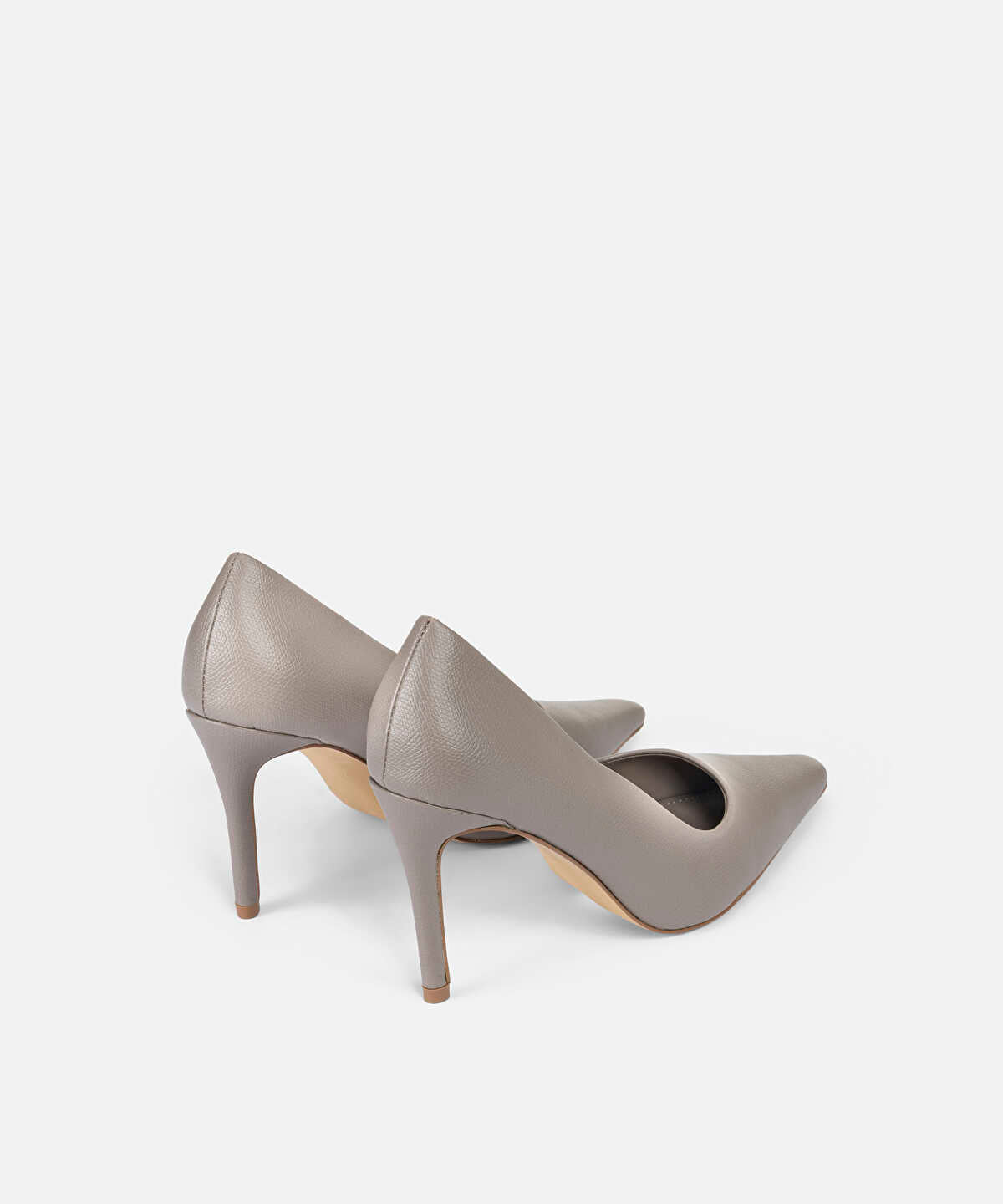 HIGH-HEELS
