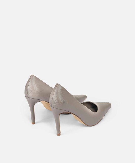 HIGH-HEELS